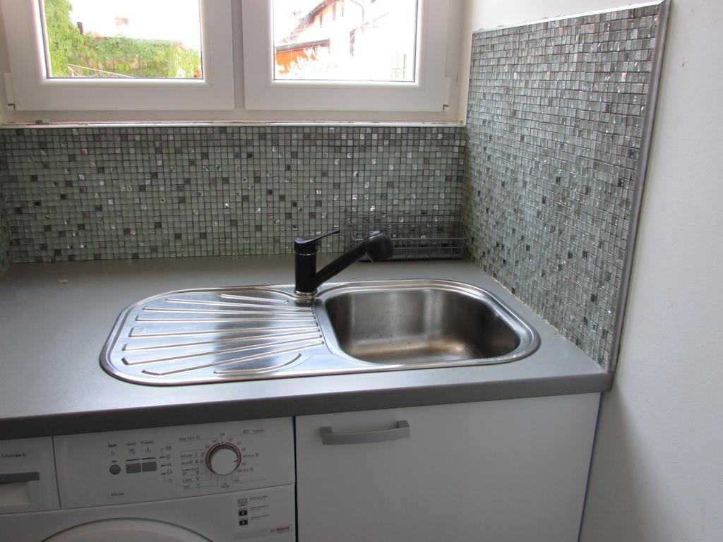 Hostel Ljiljana Pula Bagian luar foto