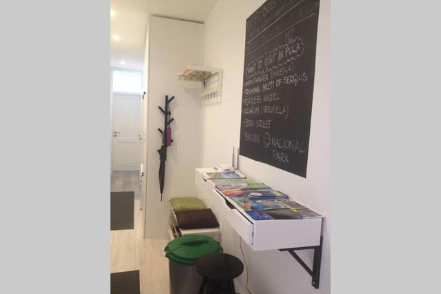 Hostel Ljiljana Pula Bagian luar foto