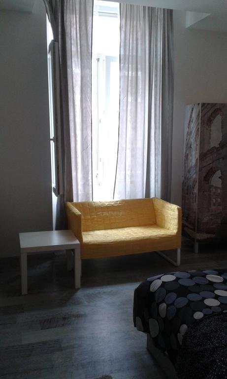 Hostel Ljiljana Pula Bagian luar foto