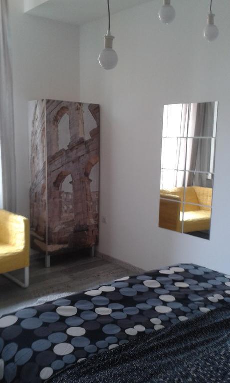 Hostel Ljiljana Pula Bagian luar foto