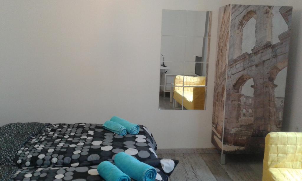 Hostel Ljiljana Pula Bagian luar foto