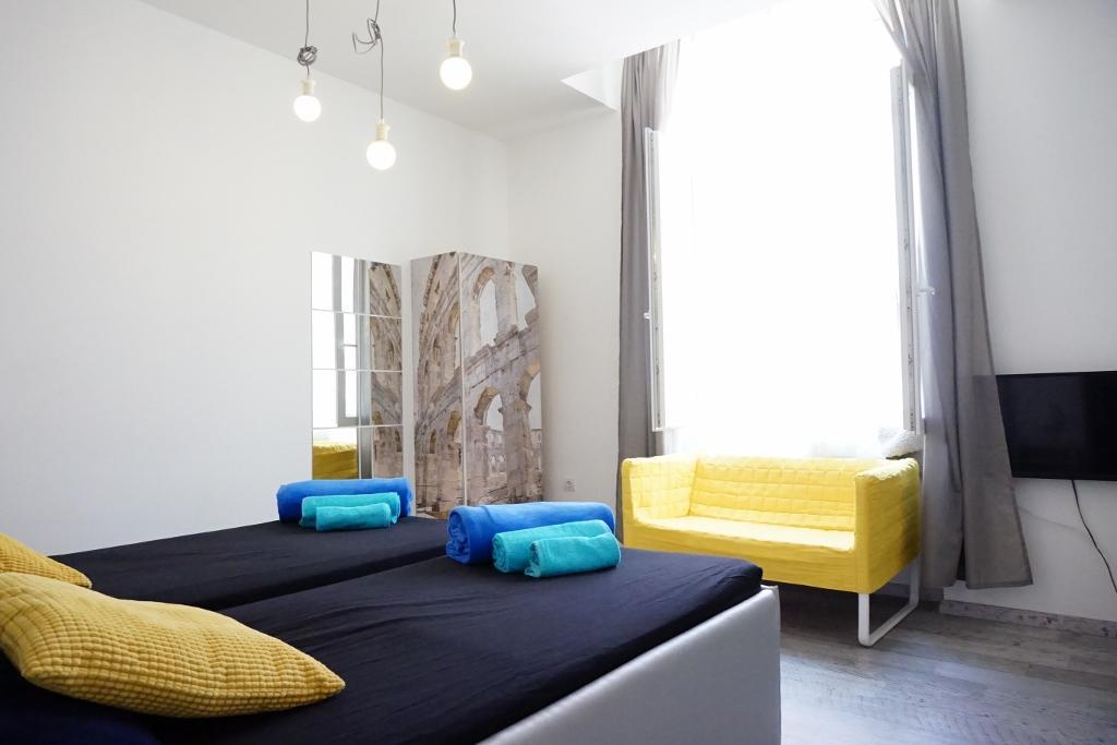 Hostel Ljiljana Pula Bagian luar foto